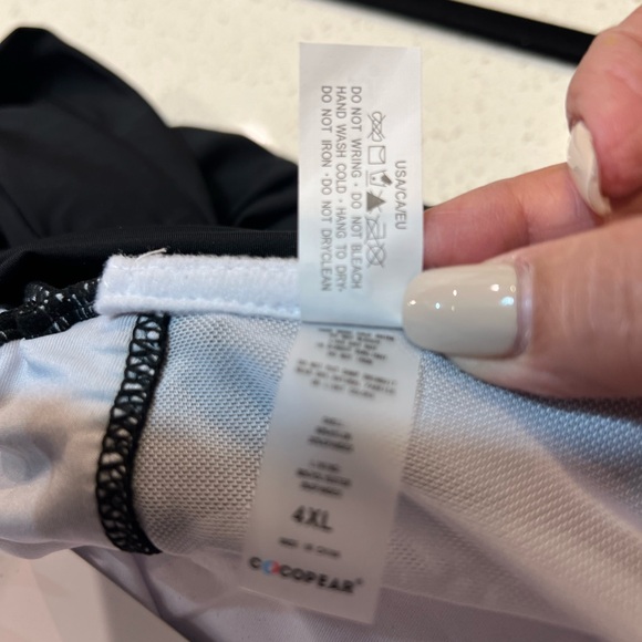 Cocopear Black One Piece Swimsuit 4XL with shorts - Picture 11 of 14